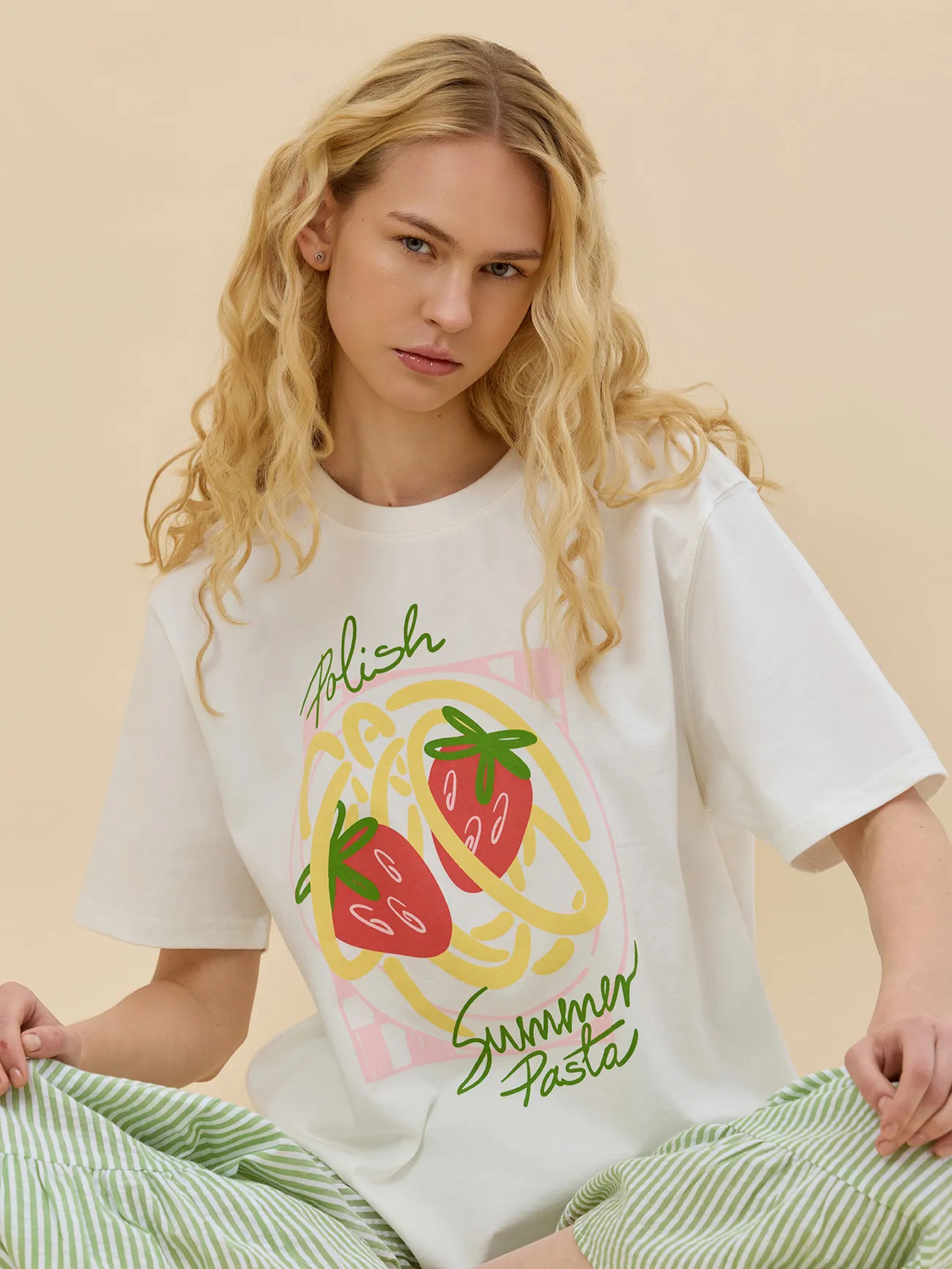 POLISH SUMMER PASTA - MAKARON Z TRUSKAWKAMI / koszulka oversize unisex / różowo-zielony nadruk